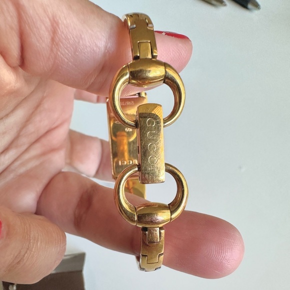 GUCCI WATCH 18K GOLD PLATED/ MOTHER OF PEARL HORSE BIT STYLE LINKS & TAG NO BOX - Picture 5 of 9